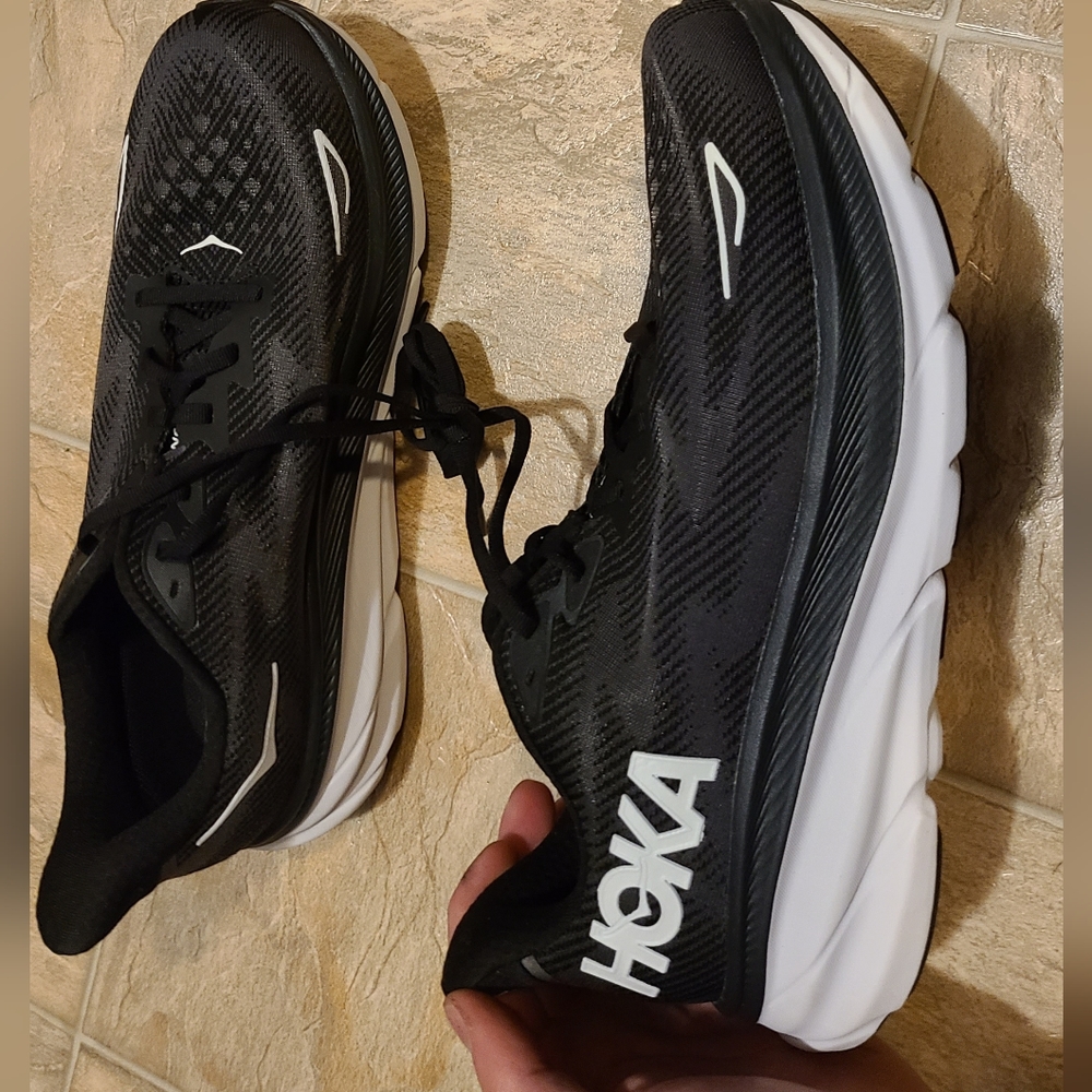 WMS Hoka Clifton version 9 wide